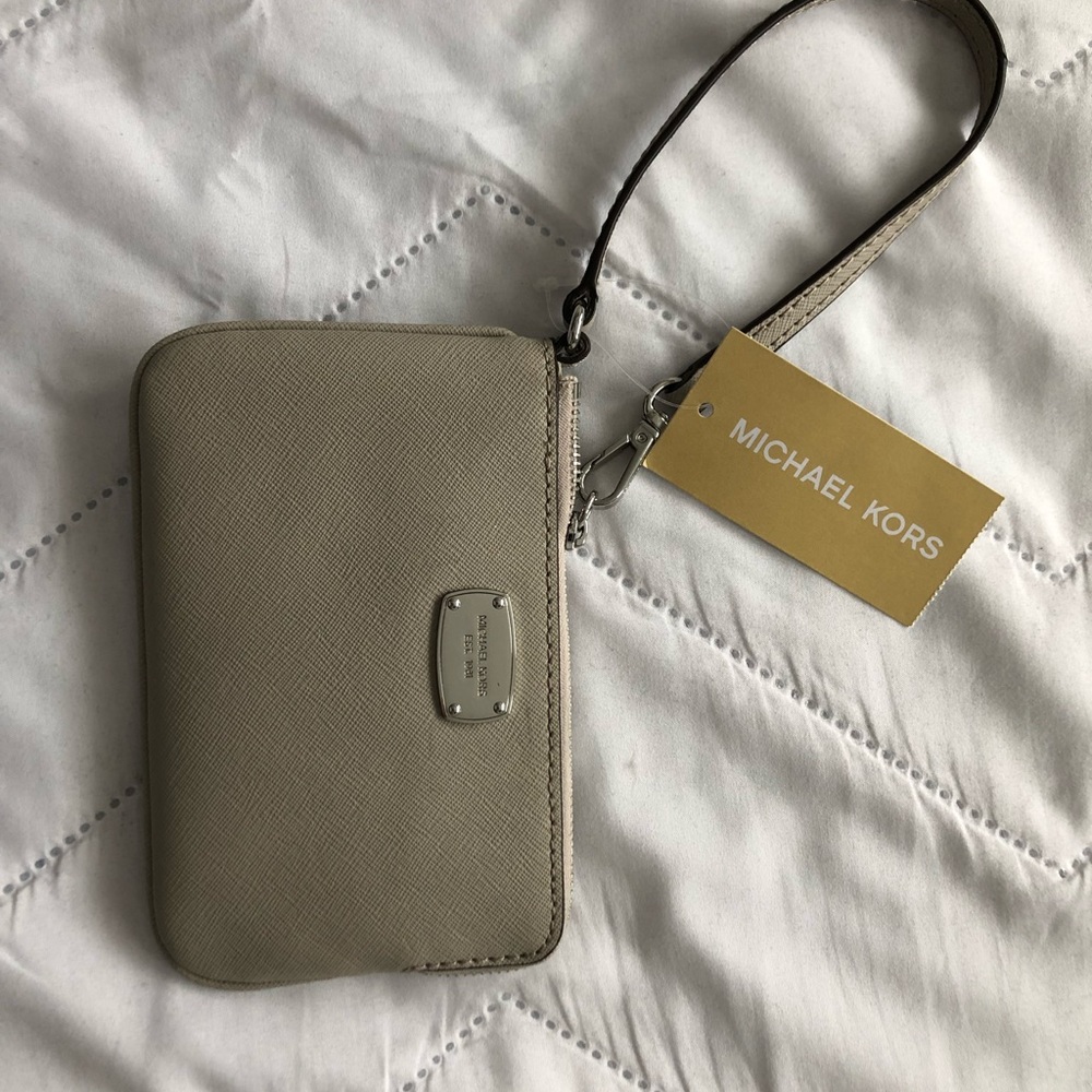 Michael Kors leather wristlet